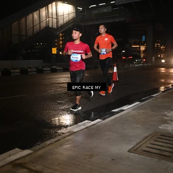 Runner Photo 7711454
