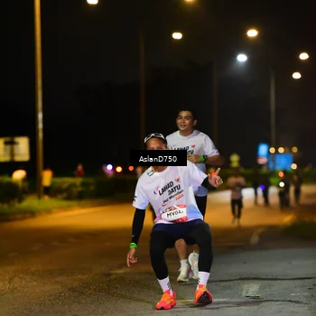Runner Photo 7711461