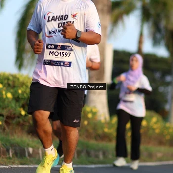 Runner Photo 7711473