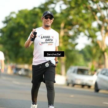 Runner Photo 7711484