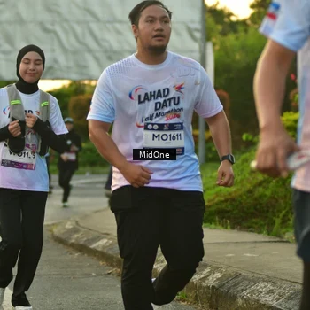 Runner Photo 7711492