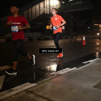 Runner Photo 7711494