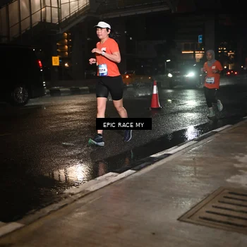 Runner Photo 7711495