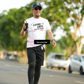 Runner Photo 7711502
