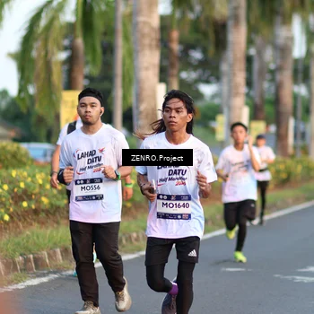 Runner Photo 7711508