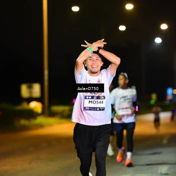 Runner Photo 7711532