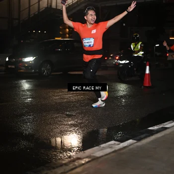 Runner Photo 7711535
