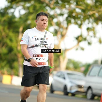 Runner Photo 7711541