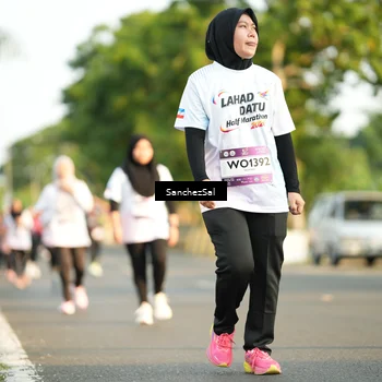 Runner Photo 7711547