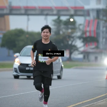 Runner Photo 7711550