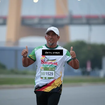 Runner Photo 7711553