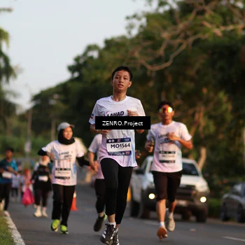 Runner Photo 7711589