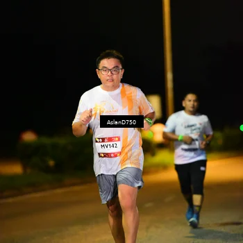 Runner Photo 7711592