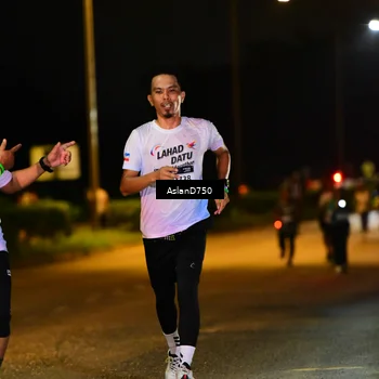 Runner Photo 7711608
