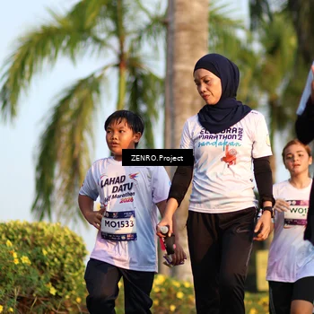 Runner Photo 7711636
