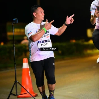 Runner Photo 7711647