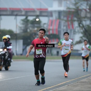 Runner Photo 7711655