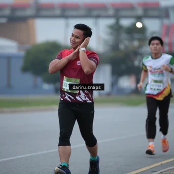 Runner Photo 7711675
