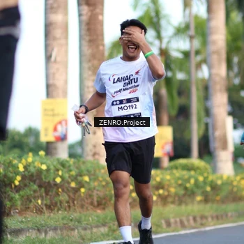 Runner Photo 7711687