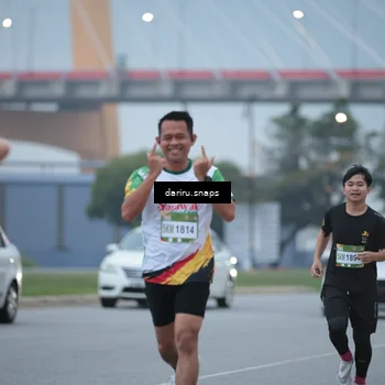 Runner Photo 7711694