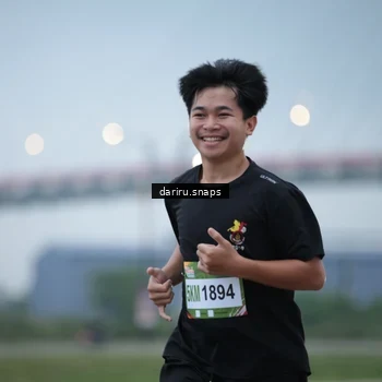 Runner Photo 7711695