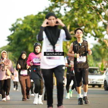 Runner Photo 7711708