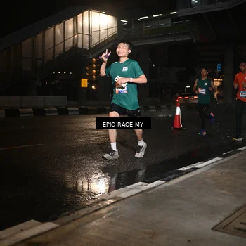 Runner Photo 7711716