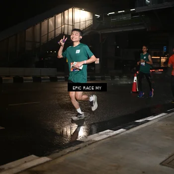 Runner Photo 7711740
