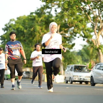 Runner Photo 7711744