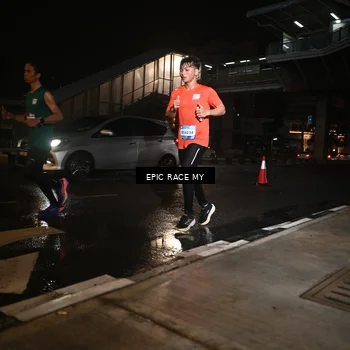Runner Photo 7711754