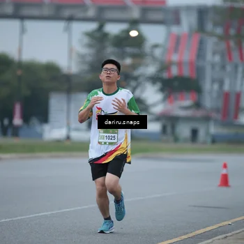 Runner Photo 7711785
