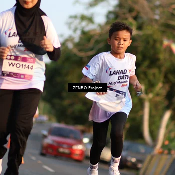 Runner Photo 7711787