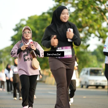 Runner Photo 7711794