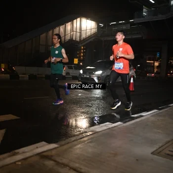 Runner Photo 7711796