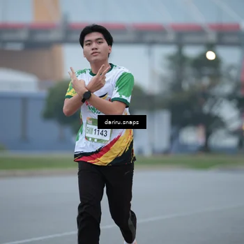Runner Photo 7711797