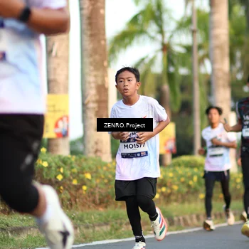 Runner Photo 7711839