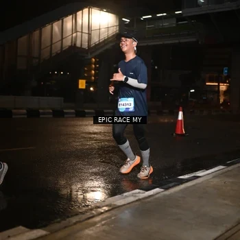 Runner Photo 7711843