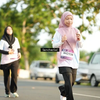 Runner Photo 7711848