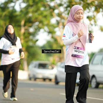 Runner Photo 7711859