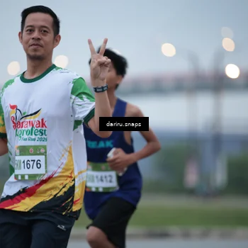 Runner Photo 7711899