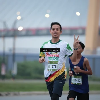 Runner Photo 7711900
