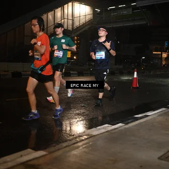 Runner Photo 7711903