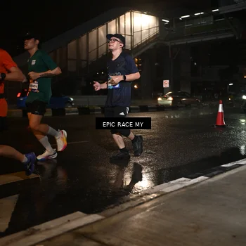Runner Photo 7711909