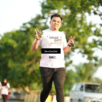 Runner Photo 7711910