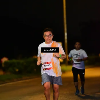 Runner Photo 7711911