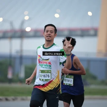 Runner Photo 7711913