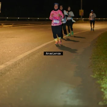 Runner Photo 7711937