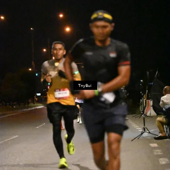 Runner Photo 7711948