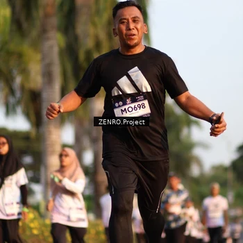 Runner Photo 7711951