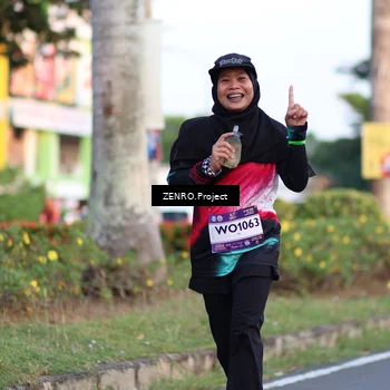 Runner Photo 7712044